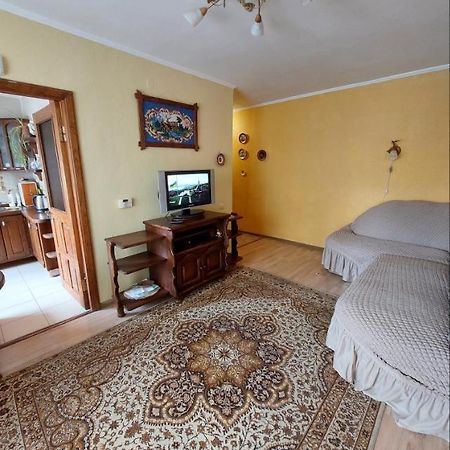 Apartment On Voli Avenue 21 ลุตสกาย ภายนอก รูปภาพ